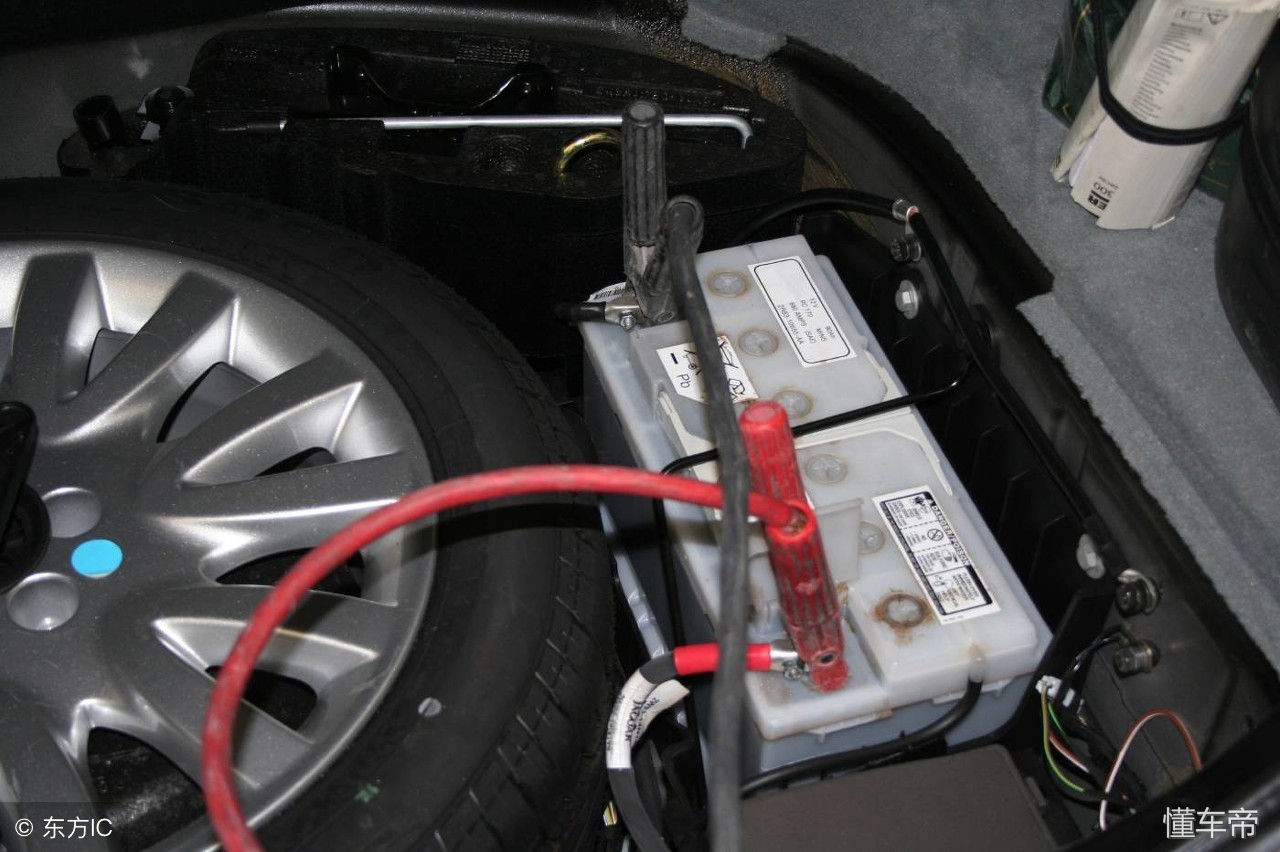 修车店给换了电瓶旧的去哪了,汽车更换新电瓶应该注意什么