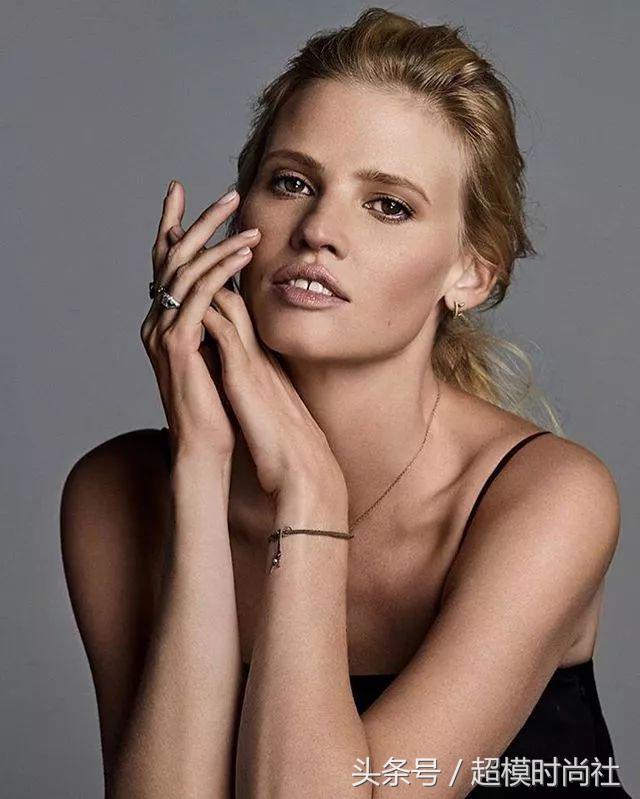 牙缝成特色？C*杯罩**超模大器晚成！因“胖”引争议