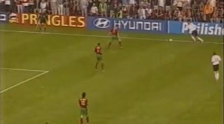 禁区弧顶任意球这几脚堪称世界级,十大经典破门任意球