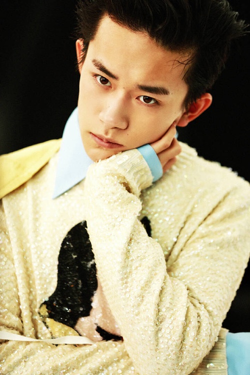 易烊千玺和杨幂谁更帅 (杨幂易烊千玺穿衣搭配)