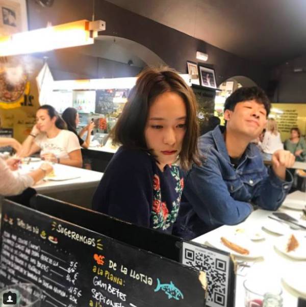 减龄秘籍学谭松韵穿出少女感,冬季怎么扎头发减龄又好看少女