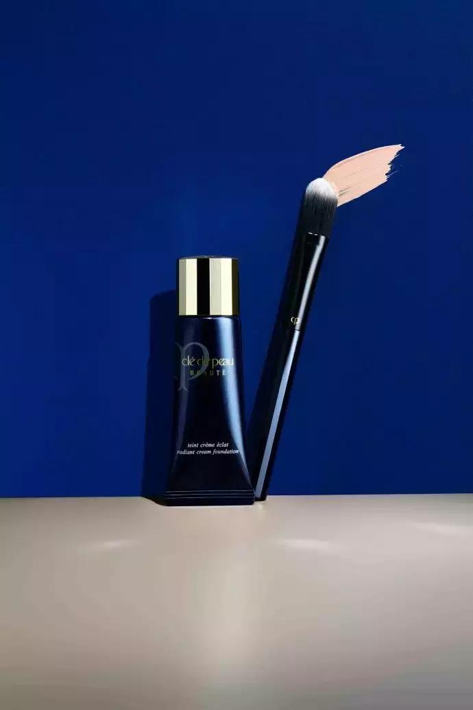 大油皮选择什么样平价粉底液,选粉底选比自己白的还是自然的