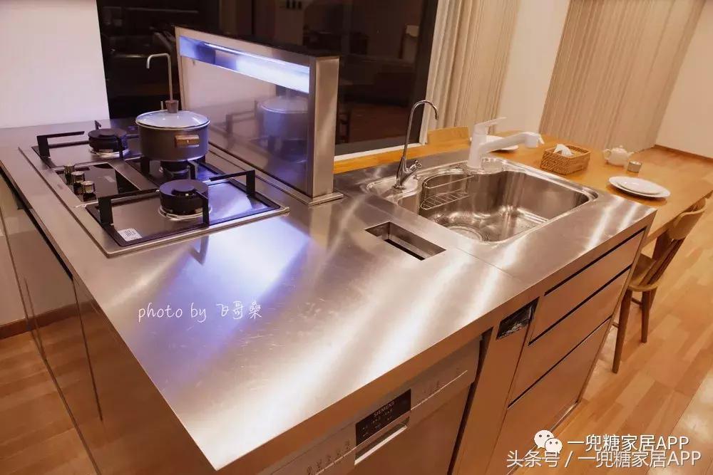 开放式厨房炒菜有什么办法没油烟,开放式厨房有没有油烟真实体验