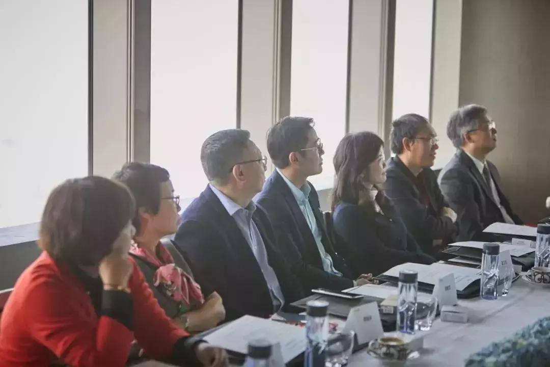 豪雅渐进近视镜片减缓视疲劳,豪雅青少年近视防控定制镜片