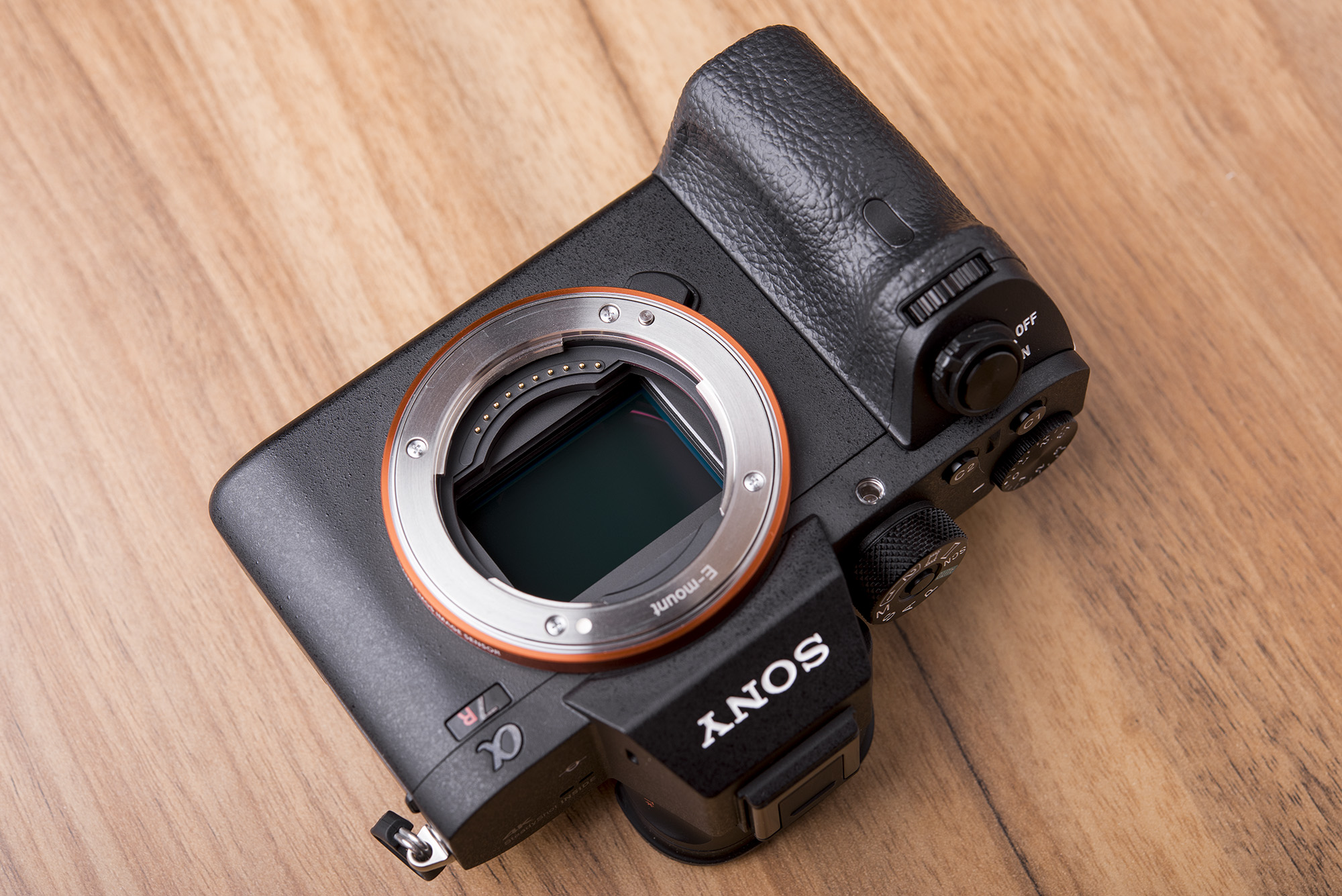 尼康d810换a7r2 (尼康d810与索尼a7r2对比)