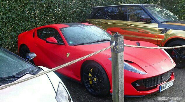 总价值85万英镑，美羊羊秀豪车