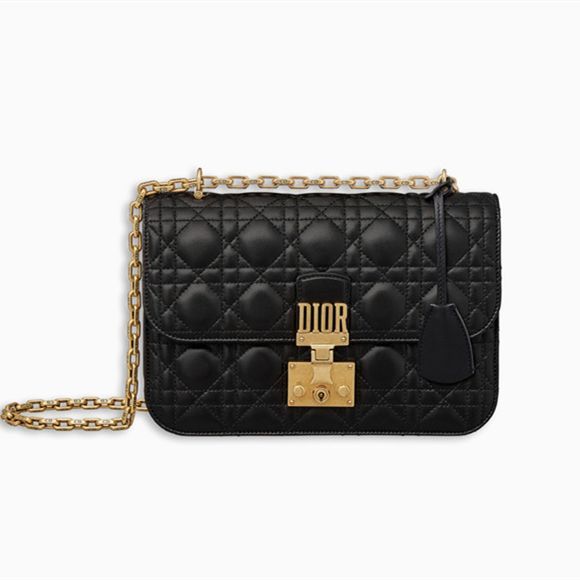 李宁为什么被抢注商标,曾经的国货之光李宁