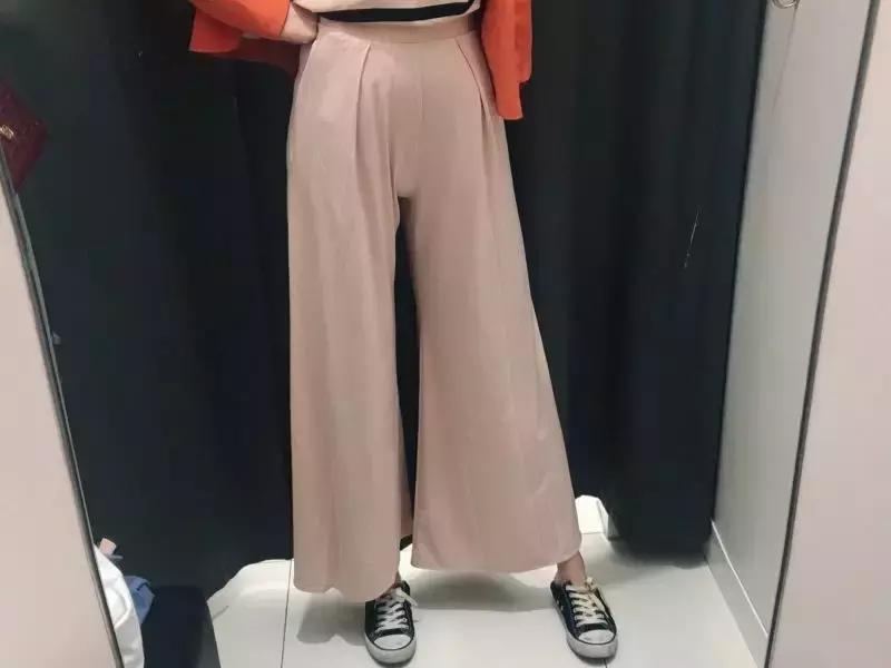 优衣库的试衣间是什么样子的,优衣库肥佬裤