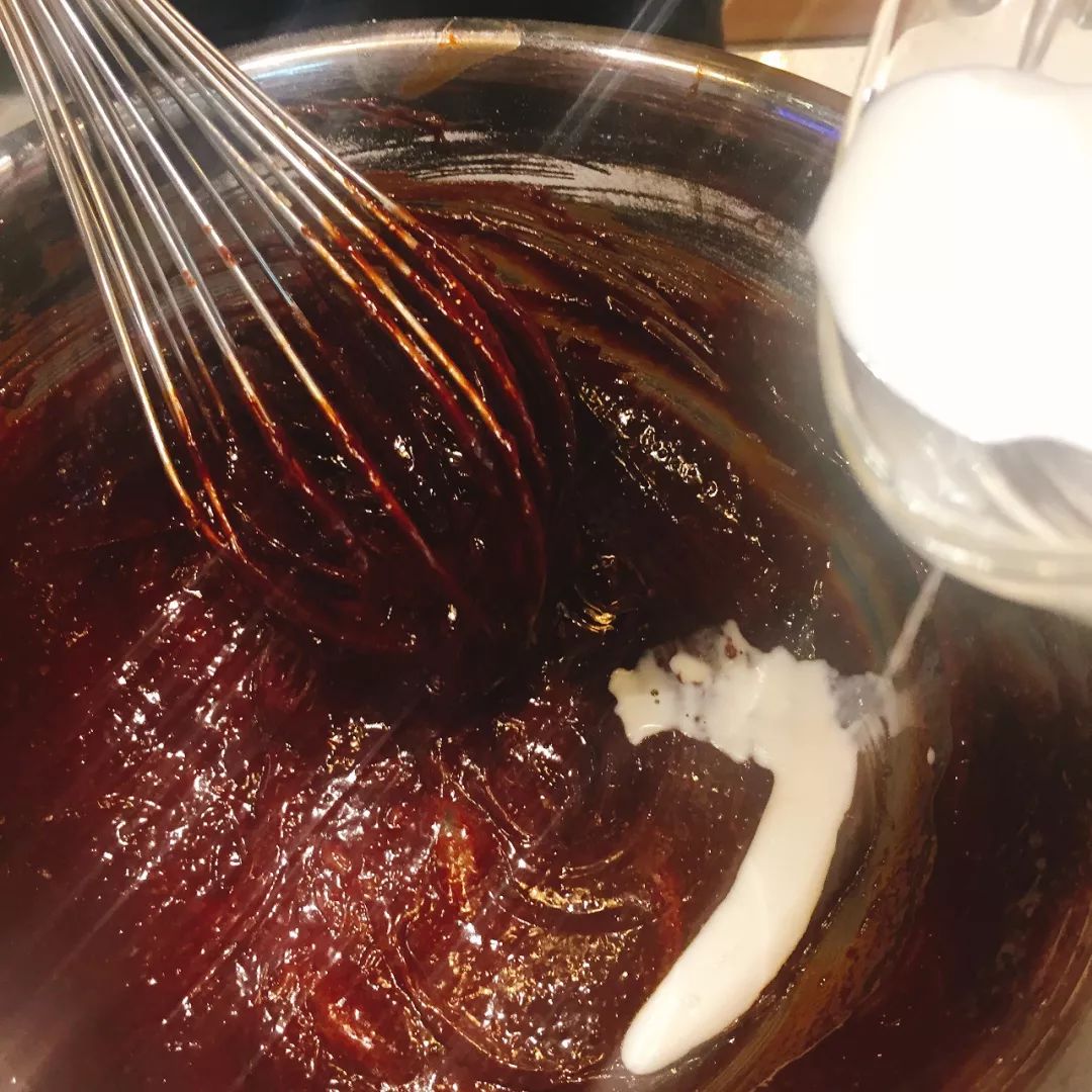 不用巧克力的布朗尼蛋糕做法,制作巧克力布朗尼蛋糕