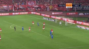 趣说中超：恒大门将最强背景帝，裁判一行为真赞，角旗杆躺枪