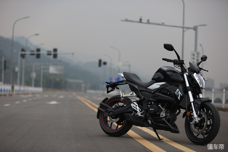 新感觉双缸250百公里加速,加速2秒左右的摩托车