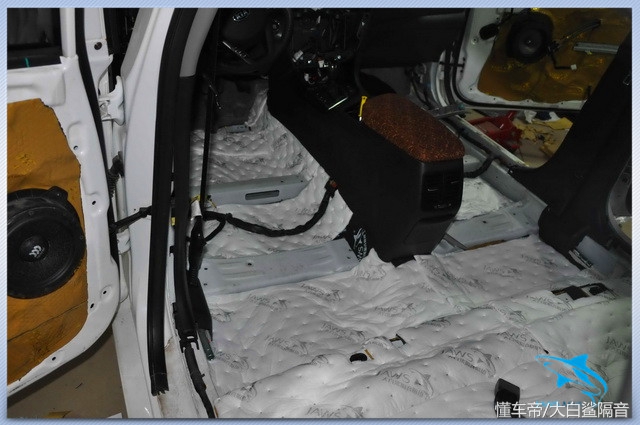 贵阳元音改汽车隔音改装起亚K5改装大白鲨金鲨隔音专家