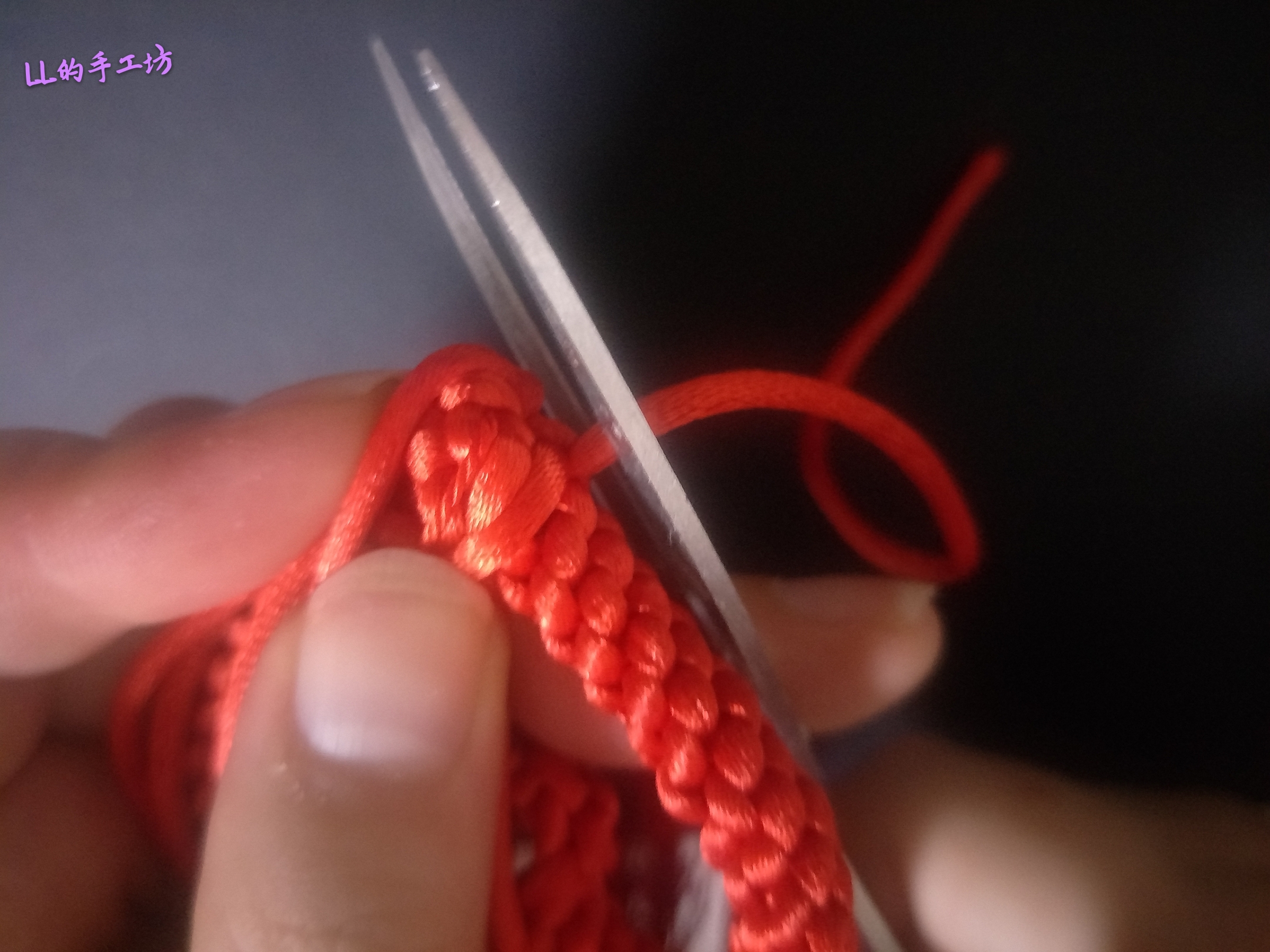 手工编织心形小挂件视频教程,一根绳子编好看吊坠简单