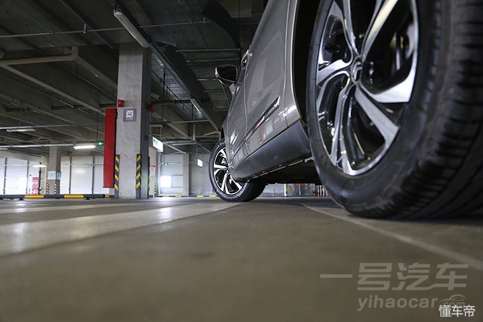 2017款雪铁龙c5自动豪华版试驾,2017雪铁龙天逸c5时尚型试驾