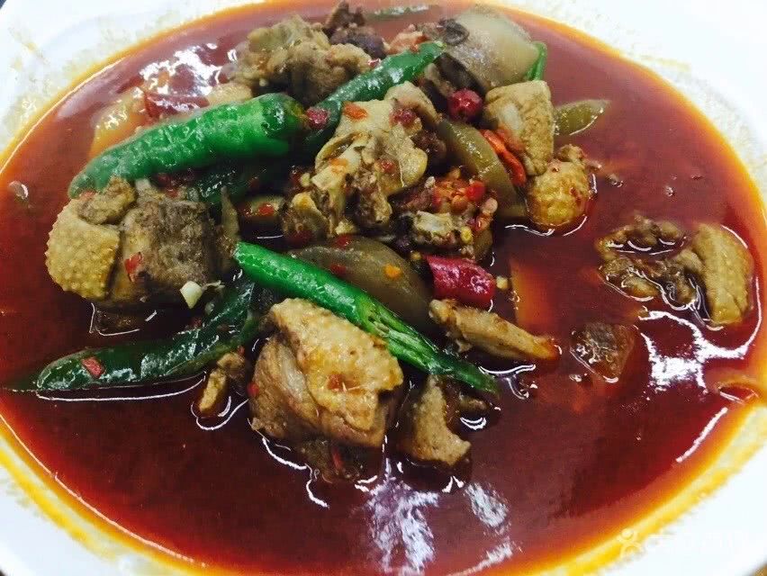 藏在成都的二十家苍蝇馆子,又破又小的火锅店