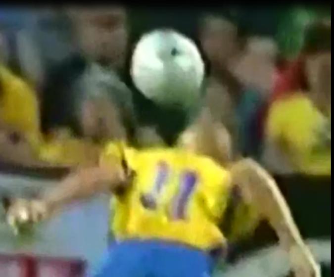 足坛上轰动最大的十大倒挂金钩,里沙利松倒挂金钩还是凌空抽射