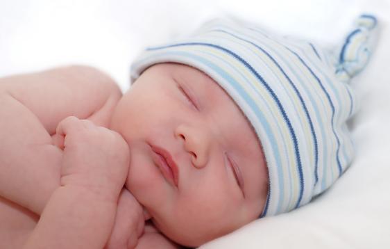 宝宝老是烂屁股是纸尿裤过敏吗,宝宝老是烂屁股是什么原因