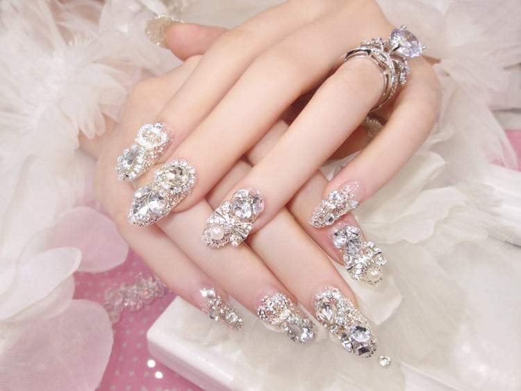 怎样才能快速去除床单上的指甲油,床单上的指甲油怎么去除