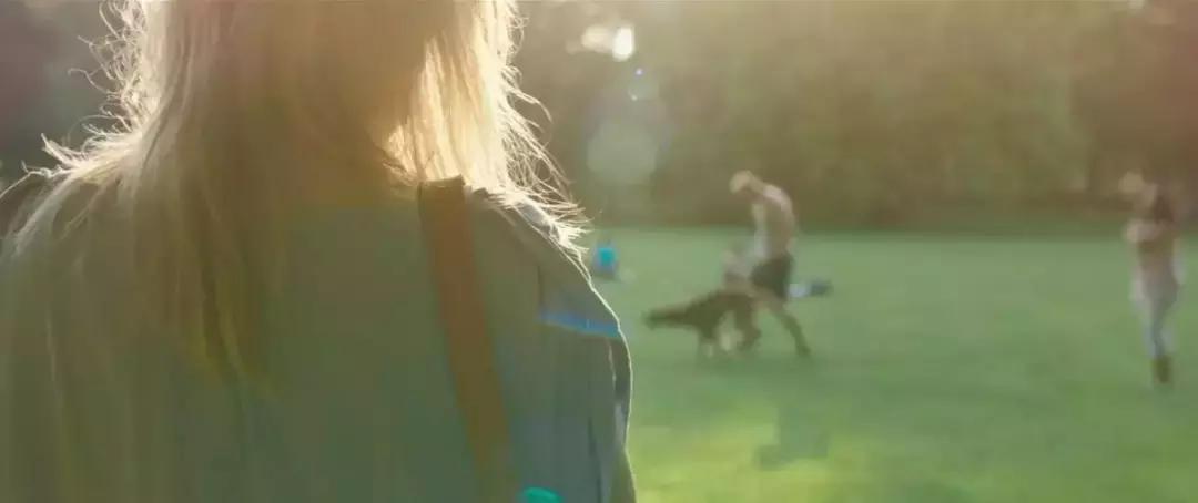 这部电影残酷到让人不忍看第二遍,一部非常血腥的电影