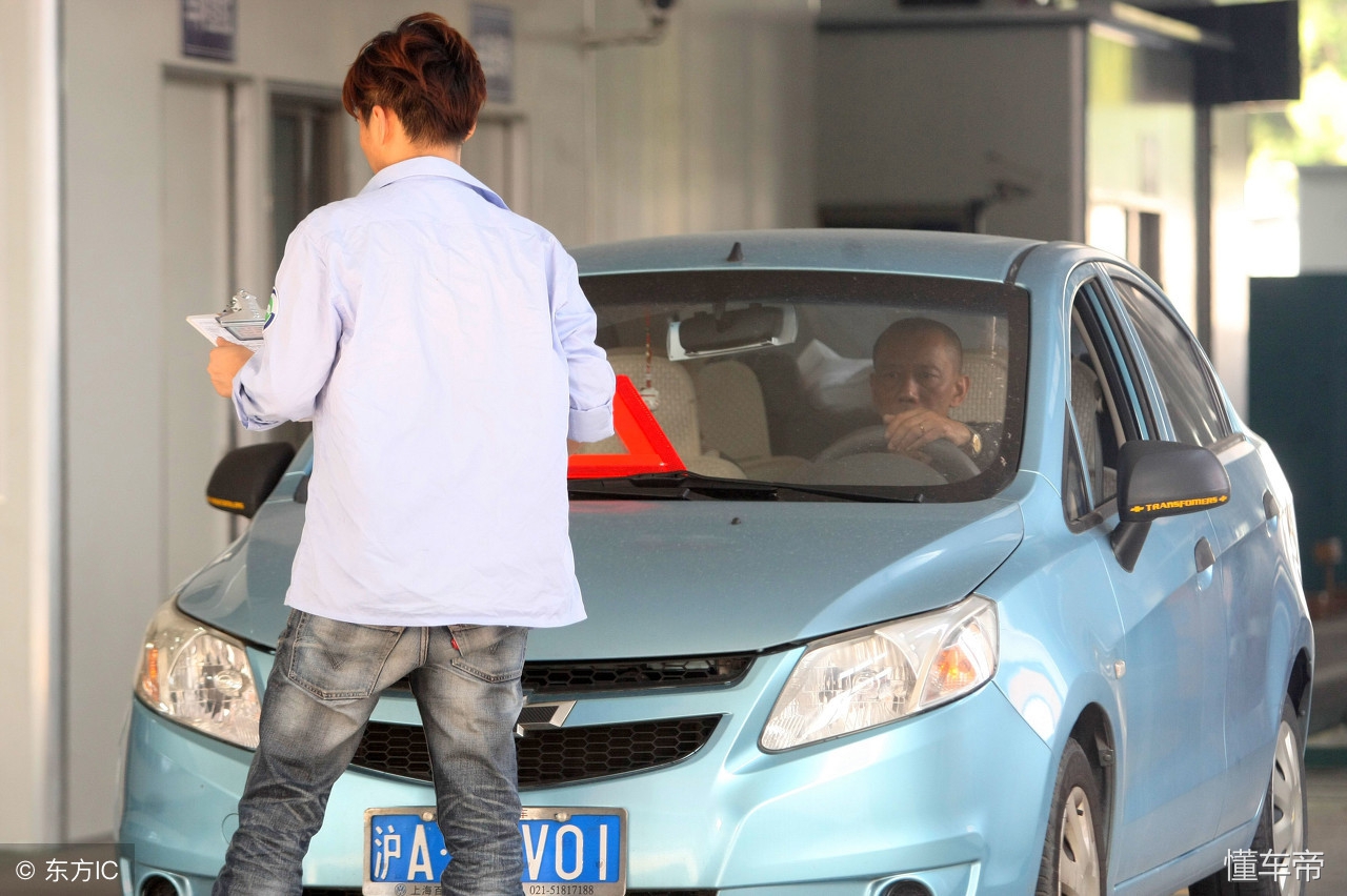 奥迪a4氙气大灯升级led灯泡利弊,led灯和氙气大灯的优缺点