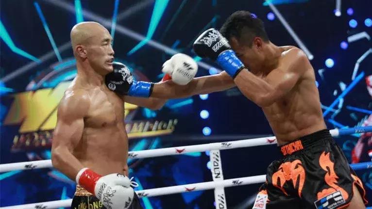 拳王梅威瑟被群殴,战神5暴打奥丁