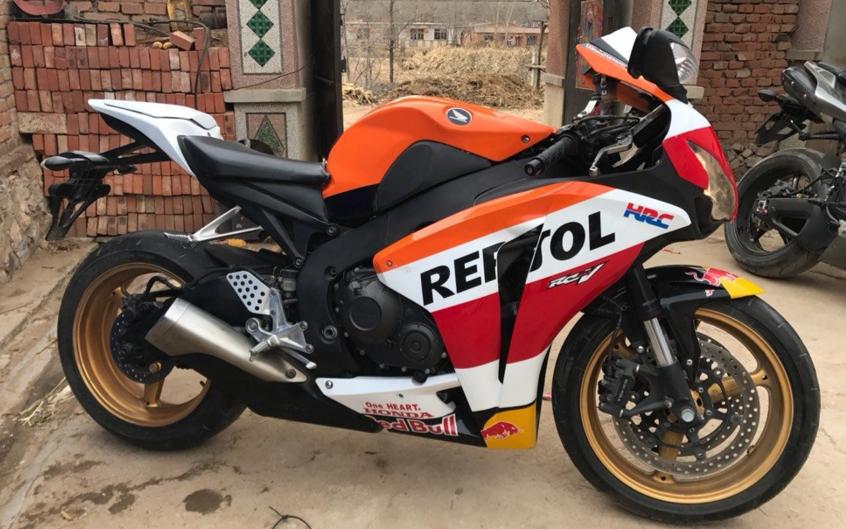 电喷摩托车洗车注意事项,电喷摩托车驾驶技巧与保养