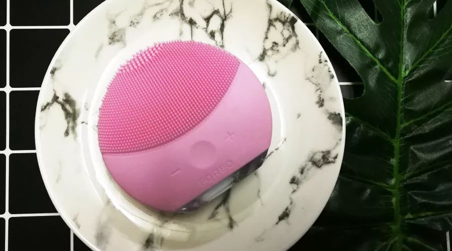 张韶涵在崩溃的时候怎么走出来的 (张韶涵自律到底有多强大)