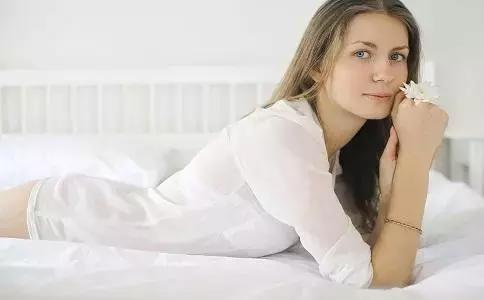 正常月经血色是什么样的,35岁女性月经正常应该是什么样