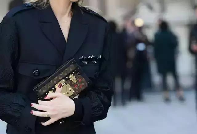 lv箱包其实没有稀缺性,lv箱包展示视频