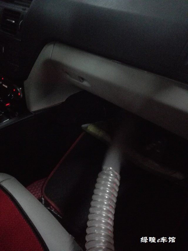 奔驰原厂空调系统清洗,奔驰汽车春季空调清洗