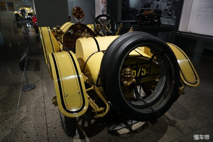 汽车博物馆带你了解蝙蝠侠战车,汽车博物馆蝙蝠侠战车