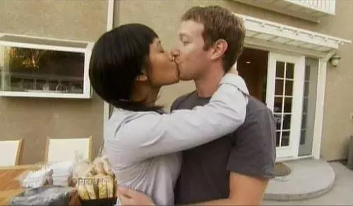 是怎样的女人可以收了世界级好男人扎克伯格?