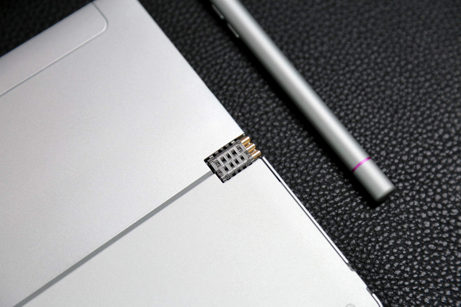 随身而行的移动办公室—VOYOi8MAX办公平板电脑