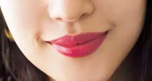 口罩眼镜装扮,口罩眼镜妆容教程