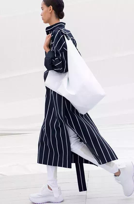 春夏小白鞋新款2022爆款百搭,百搭厚底小白鞋春夏