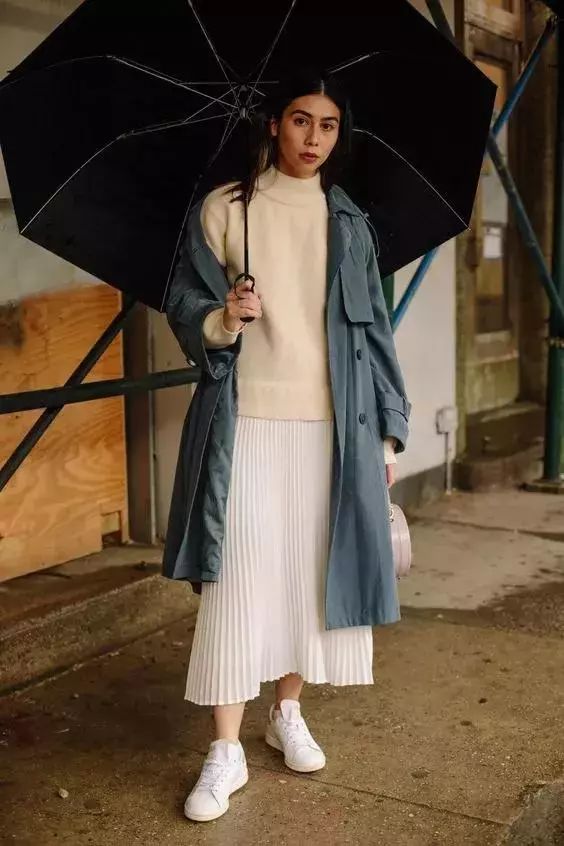 长款百褶裙夏季怎么搭配,这个夏天必备的三款半裙百褶裙