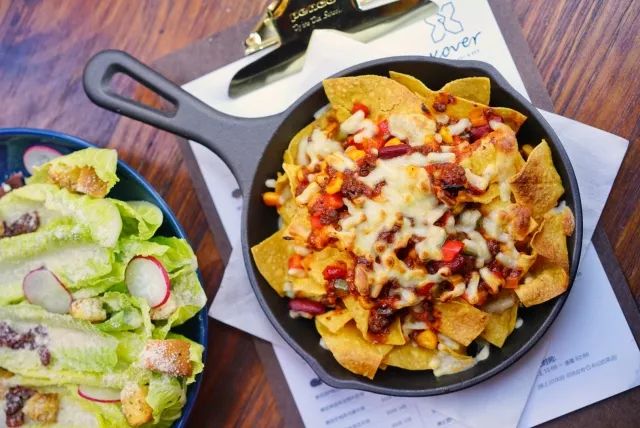 揭秘“X”餐吧，不仅美食份量MAX，鸡尾酒还花样百出！