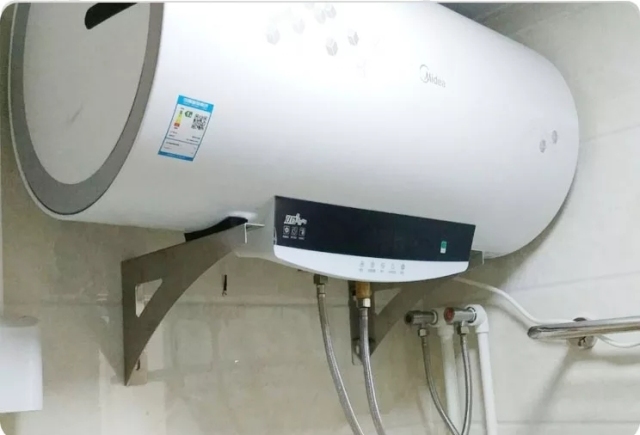 强排式热水器安装浴室内对不对,装修完还好不好安装燃气热水器