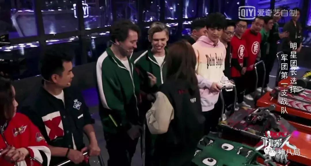 看了一场机器人格斗,我竟被baby和晓明的爱情打动了…