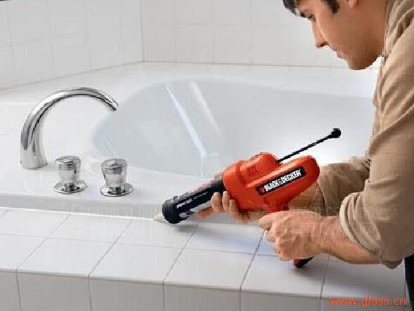 玻璃胶为啥变黄,卧室门缝打完玻璃胶变黄怎么办