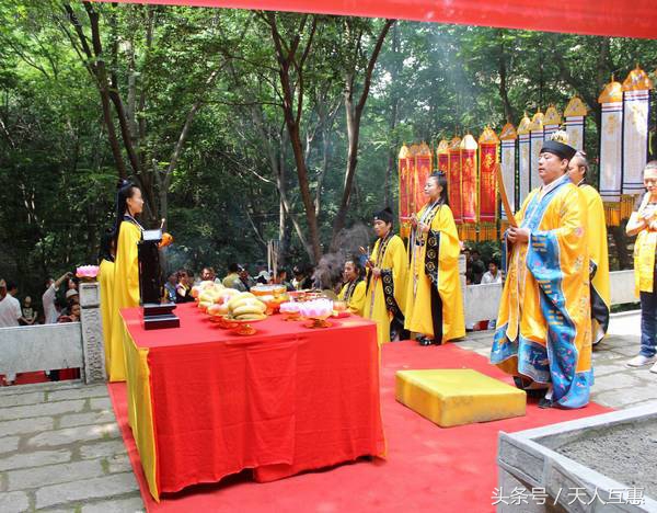 看风水阴宅入门教程,农村阴宅风水入坟断