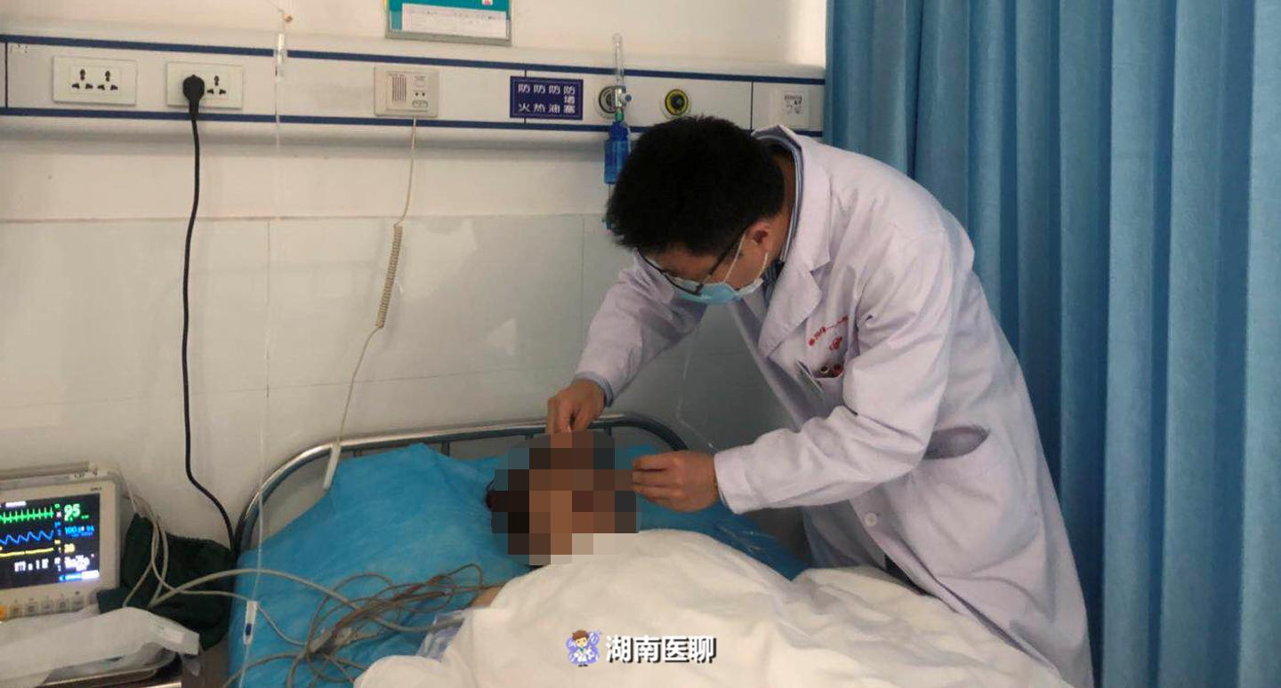 口腔黏膜很多白点和创伤,口腔黏膜肿了为什么不痛