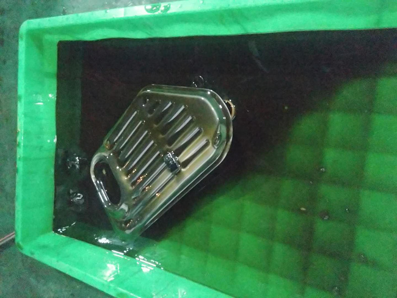 大众帕萨特领驭2.8更换变速箱油,大众新领驭手动挡换变速箱油