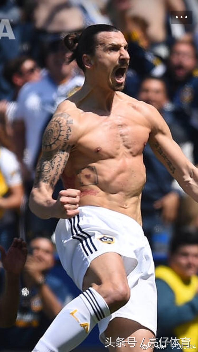 外媒评c罗超远吊射神仙球,c罗惊世倒钩足球小将