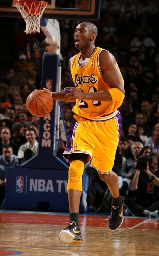 回忆篇从青涩到成熟记忆里的黑曼巴 ----科比战靴系列