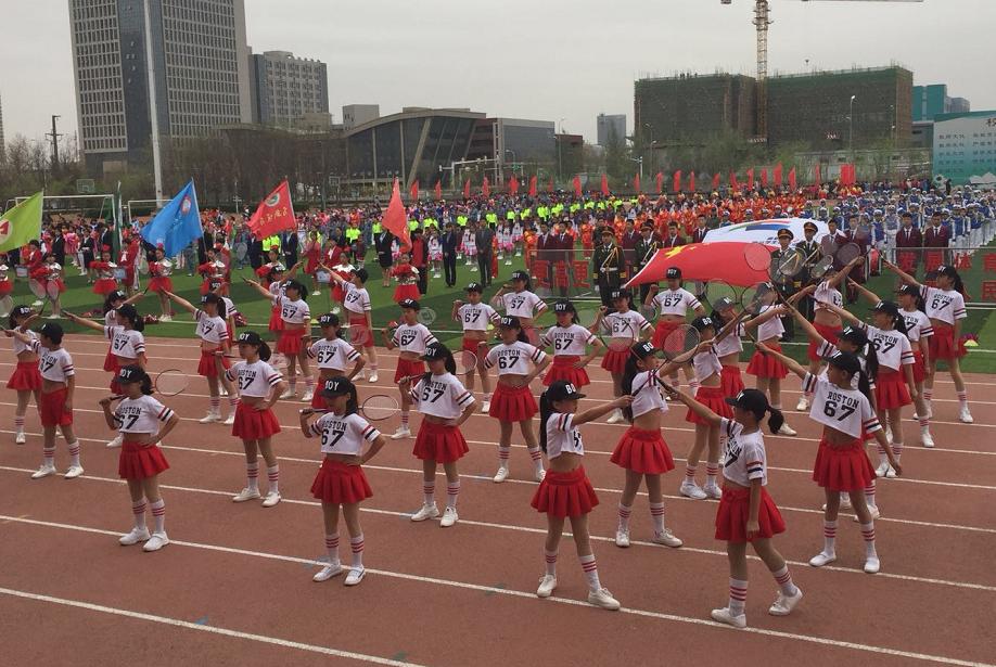 小学生运动会的童趣,有趣的运动会一年级小学生