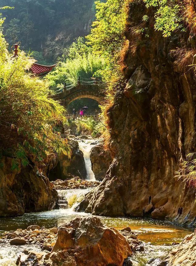 腾冲热海流连忘返,走进腾冲热海