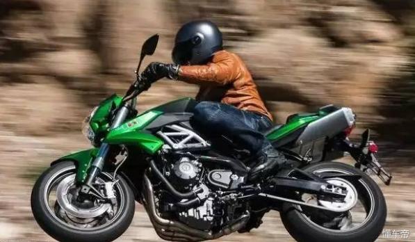 24年新款贝纳利黄龙600测评,贝纳利752和石缸黄龙600哪个值得买