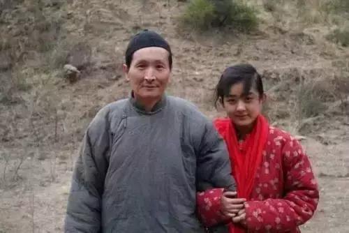 女星扮村姑最美当属热巴?女星村姑扮相大比拼!