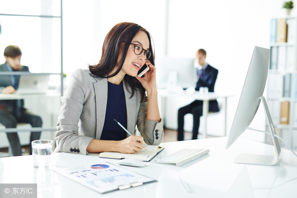 职场中受了委屈怎么办,职场受委屈要不要和领导反映